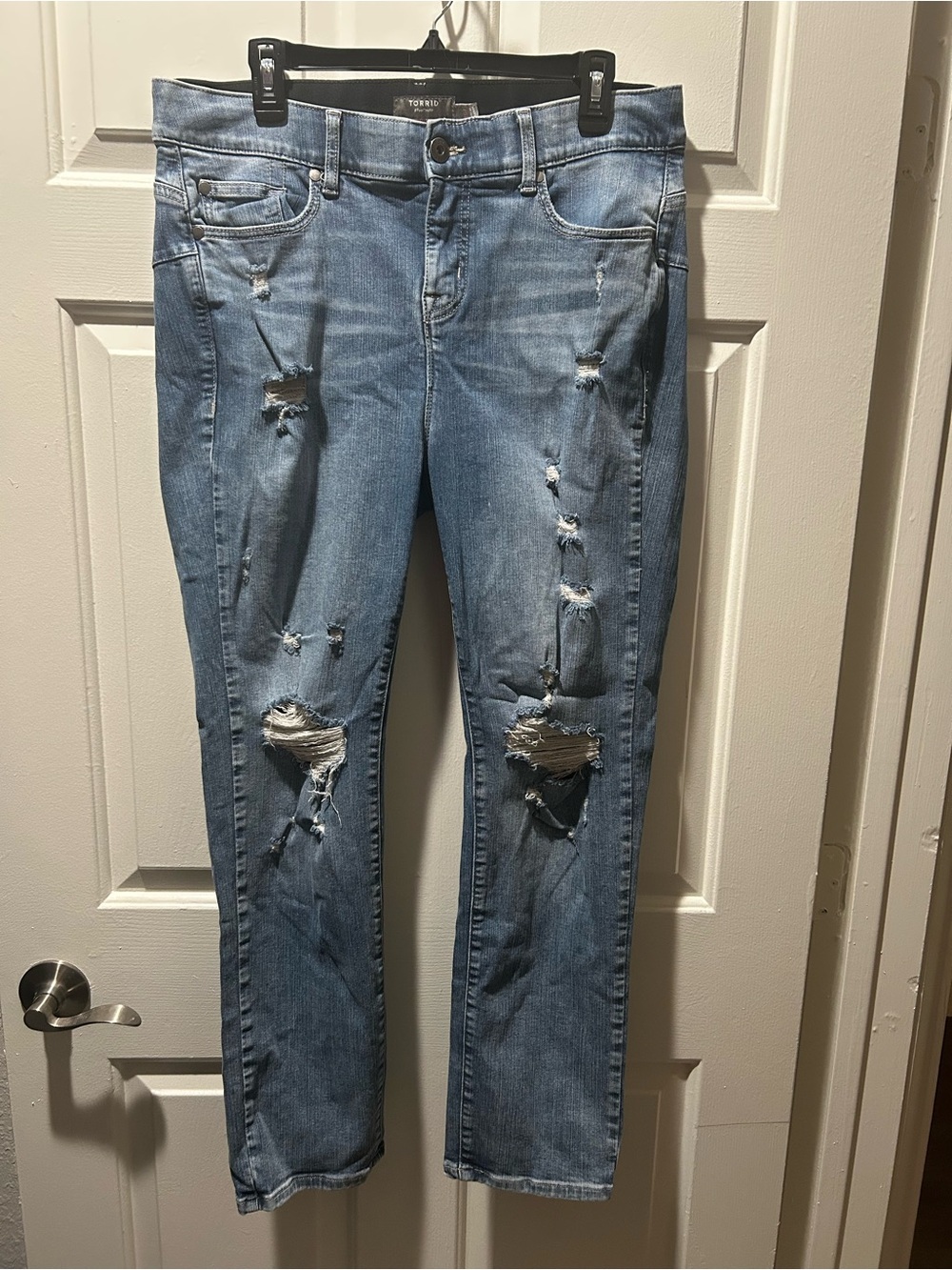Torrid Premium Stretch Bombshell Straight Distressed Jeans Size 16R